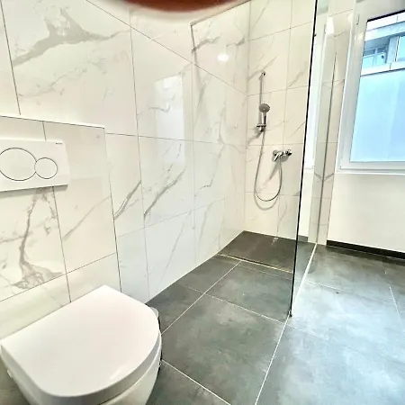 Honor - Nest Neu Renoviert *