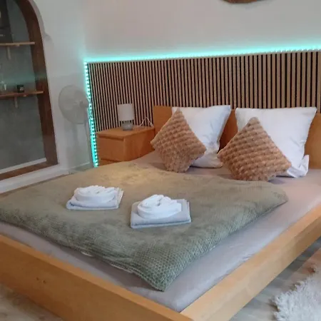 Honor - Nest Neu Renoviert * Linec