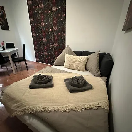 Honor - Nest Neu Renoviert *